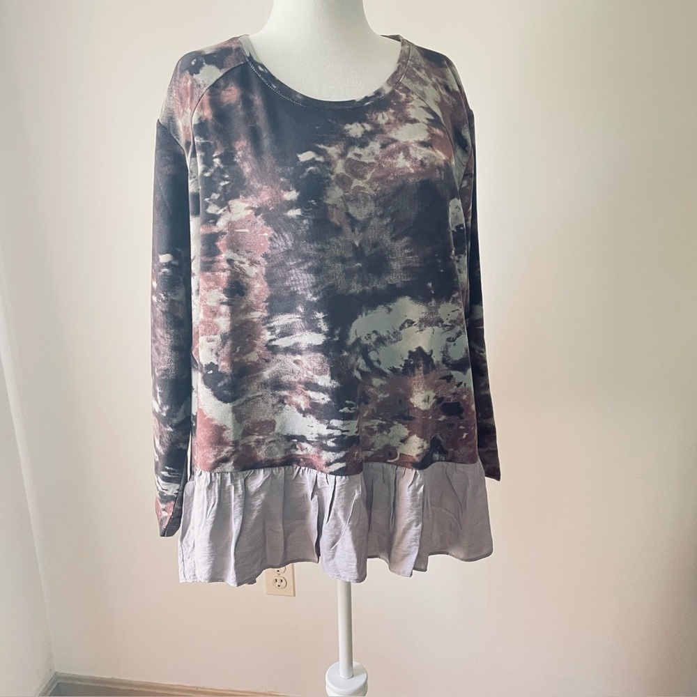 LOGO Lounge
by Lori Goldstein Printed French Terry Top w/Hem Size 2X FLAW